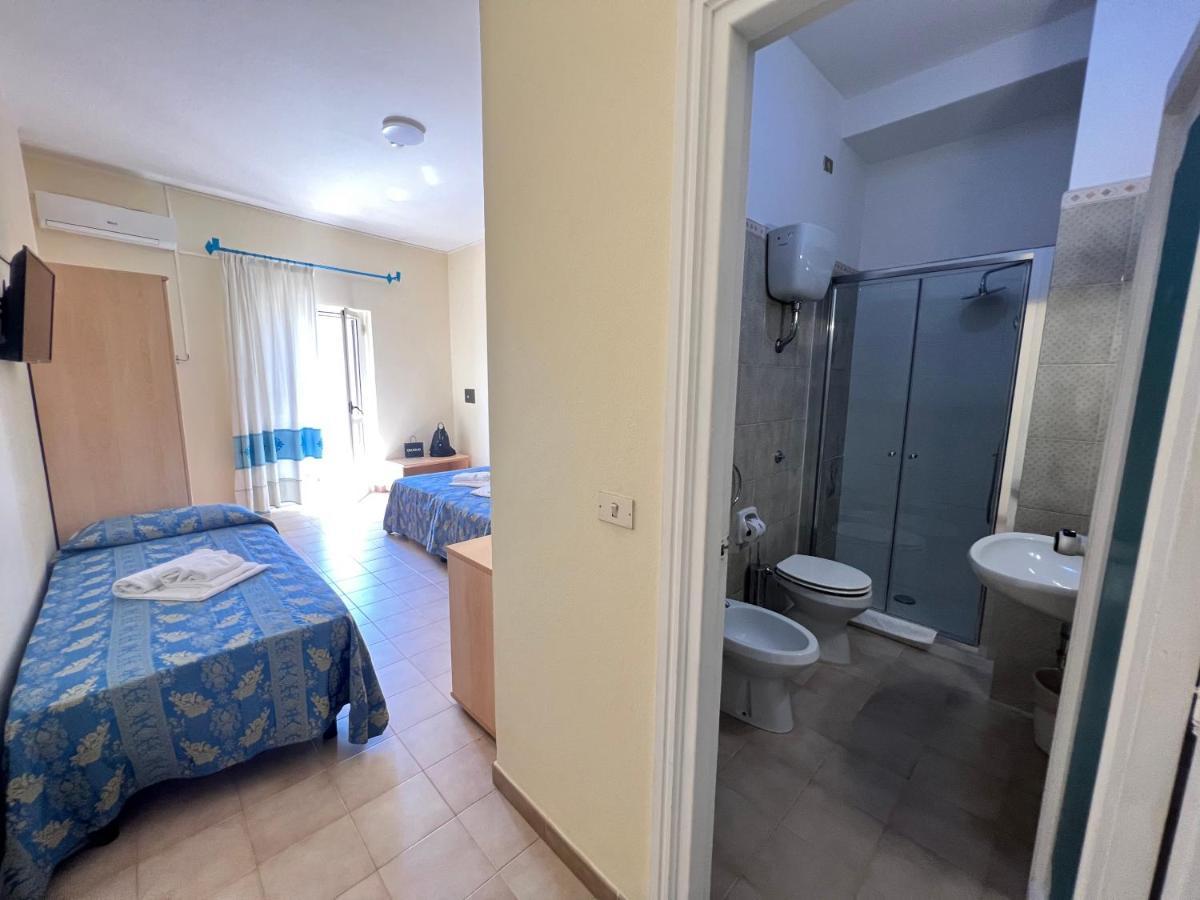 אלגהרו Hotel Riviera מראה חיצוני תמונה