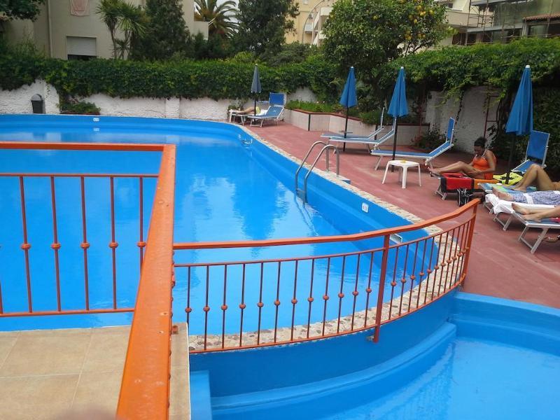 אלגהרו Hotel Riviera מראה חיצוני תמונה